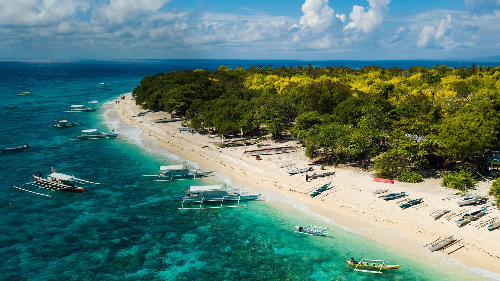 Island hopping from Bohol to Siargao